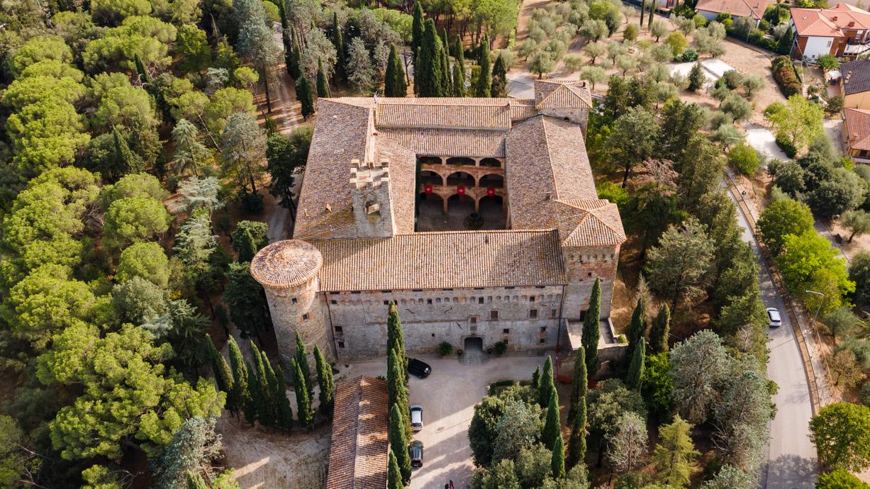 Castello di Magione: il cuore del vino umbro tra storia, cultura e accoglienza